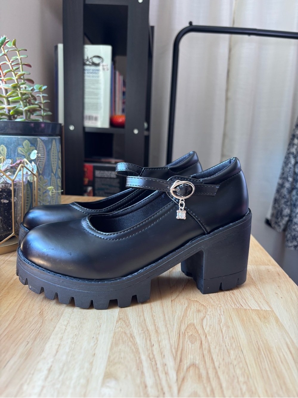 NWOT Black Mary Jane Platform Heels with Charm - Picture 2 of 7